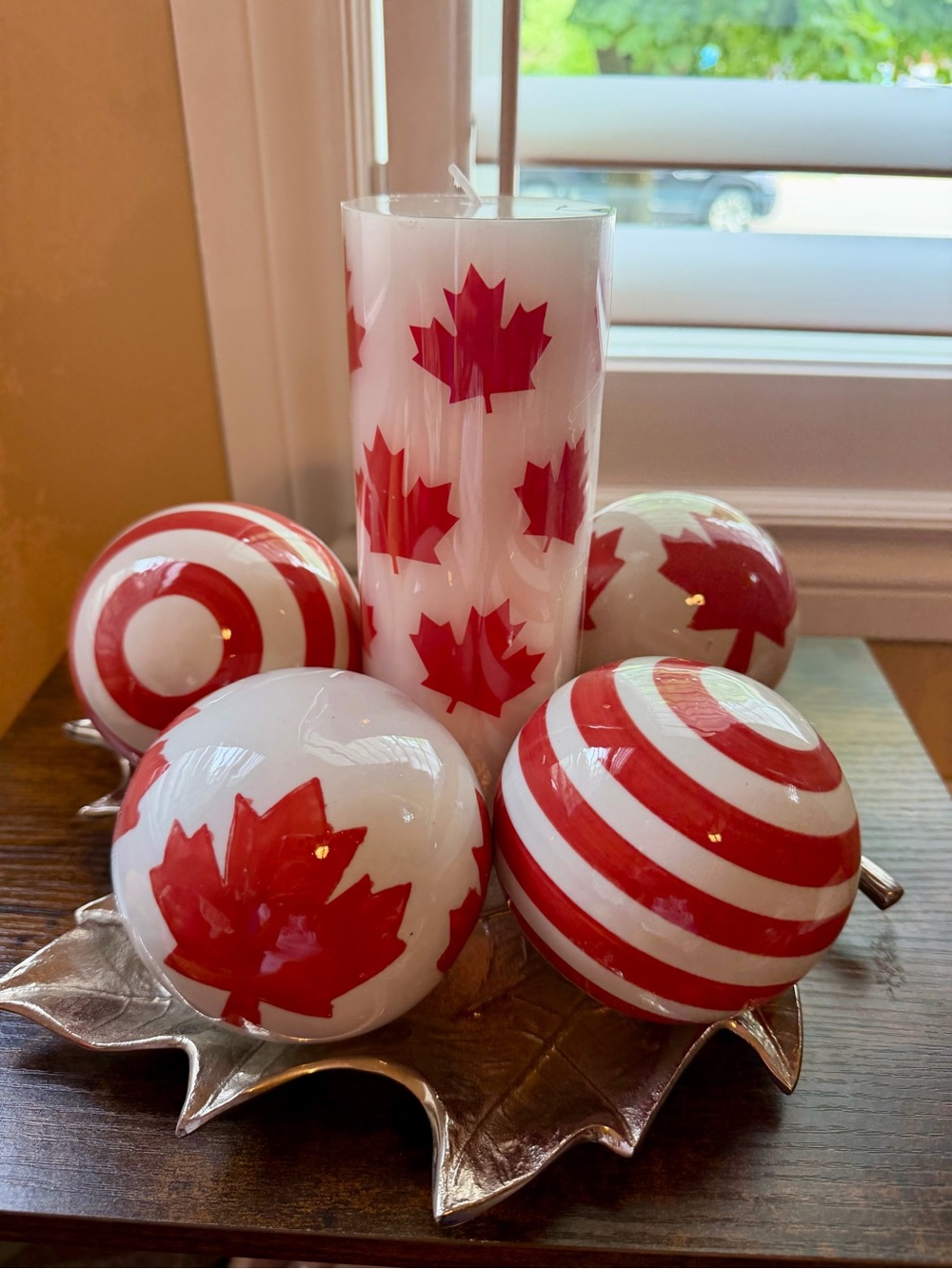 NWT Glass Ceramic Canada Themed Table Decor/Centrepiece